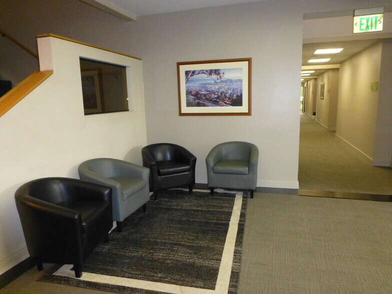 More Photos Of Central Westlake Village- Abundant parking, Westlake Village Medical For Lease