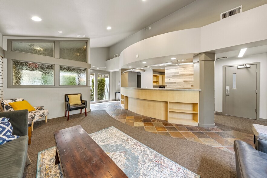 More Photos Of 537 Murphy Rd, Medford Medical For Lease