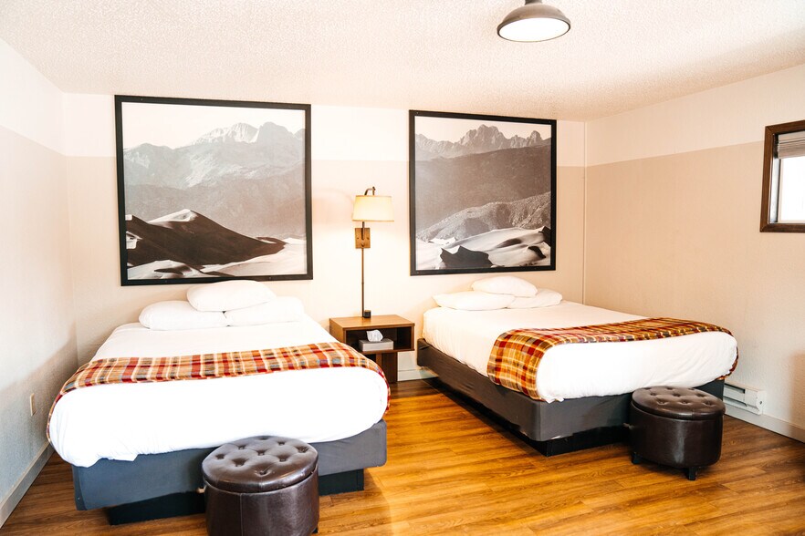 More Photos Of 525 W Rainbow Blvd, Salida Hotel For Sale