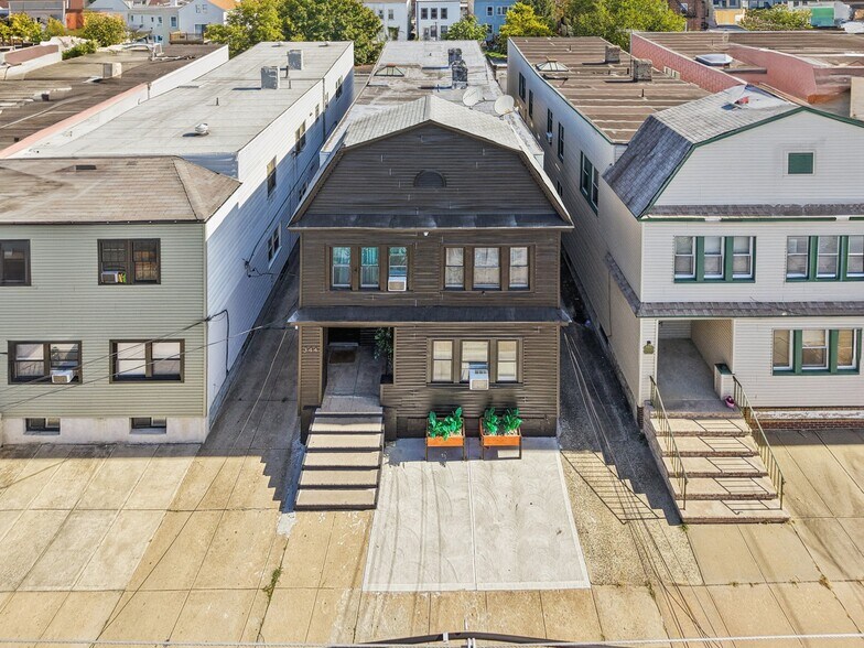 More Photos Of 344 Danforth Ave, Jersey City Multifamily For Sale