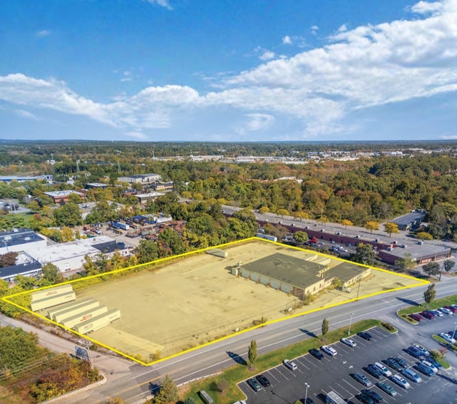 More Photos Of 370 Wampanoag Trl, Riverside Truck Terminal For Lease