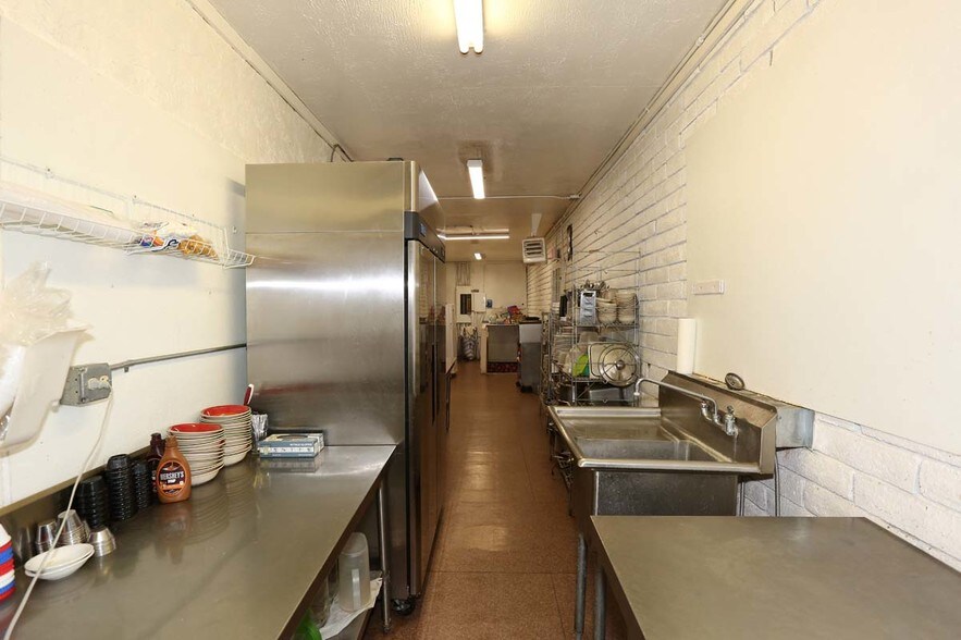 More Photos Of 7783 W Ralls Dr, Strawberry Restaurant For Sale