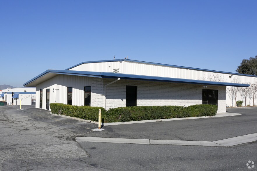 More Photos Of 575-585 Iowa Ave, Riverside Warehouse For Lease