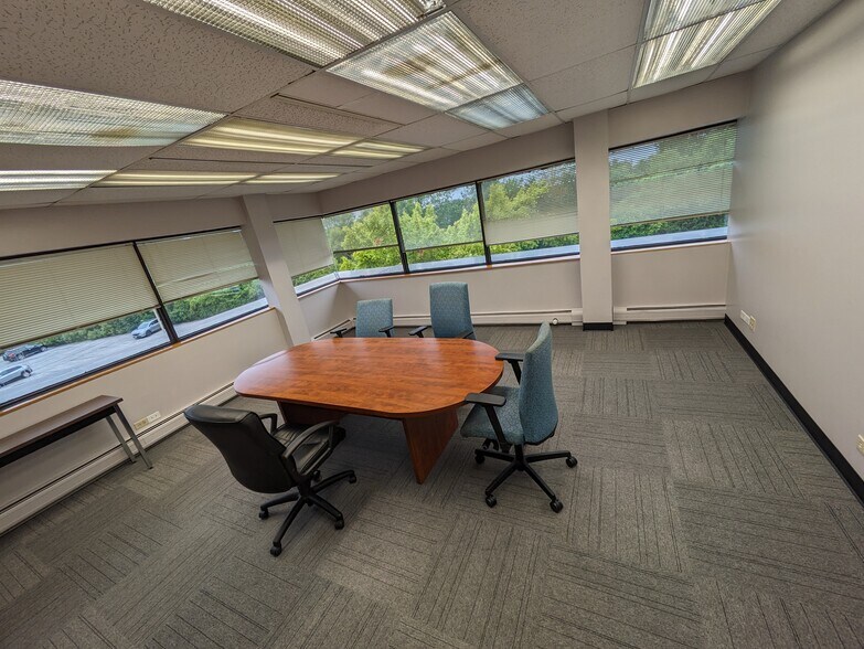 More Photos Of 20280 Governors Dr, Olympia Fields Unknown For Lease