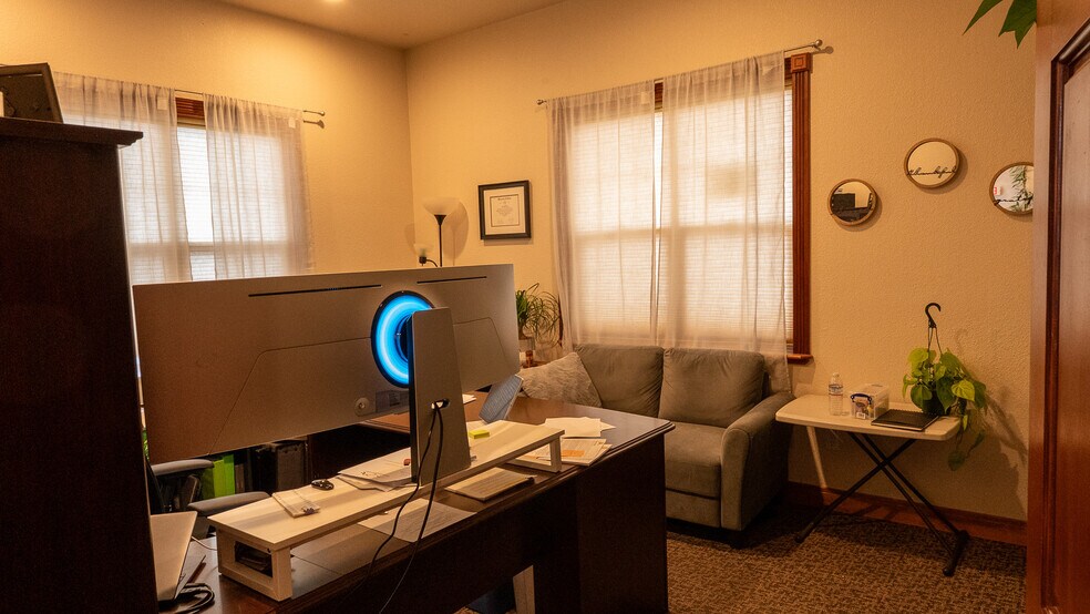 More Photos Of 360 NW Vermont St, Bend Office Residential For Lease