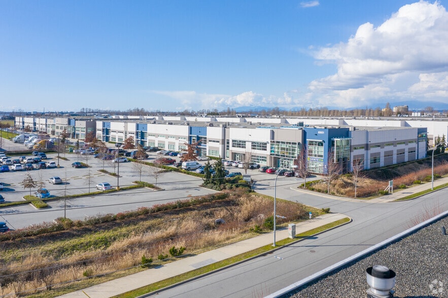 More Photos Of 6901 72nd St, Delta Warehouse For Lease