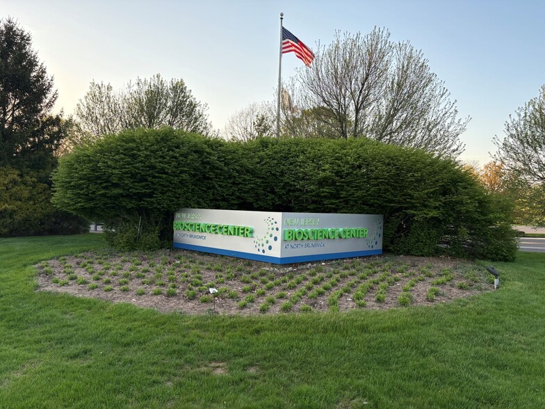 More Photos Of 661 US Highway 1, North Brunswick Unknown For Lease