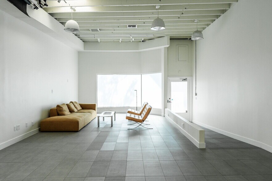 More Photos Of 723-727 N Fairfax Ave, Los Angeles General Retail For Lease