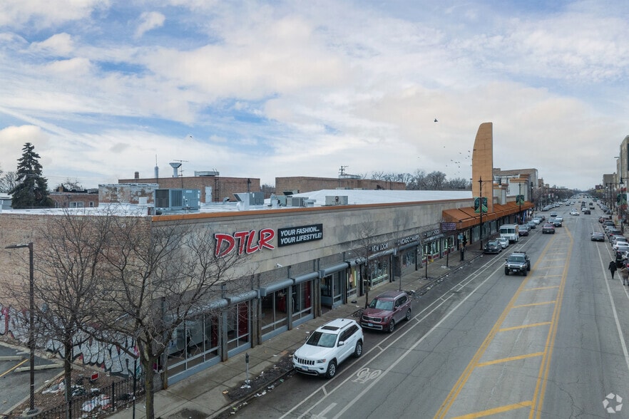 More Photos Of 3913-3999 W Madison St, Chicago Storefront For Lease