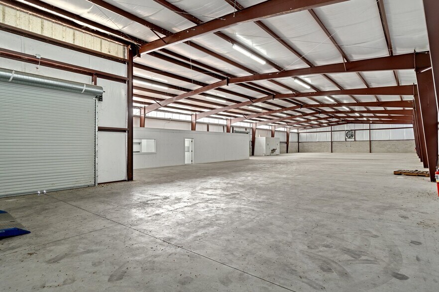 More Photos Of 1174 Plaza Pl, Inverness Industrial For Lease