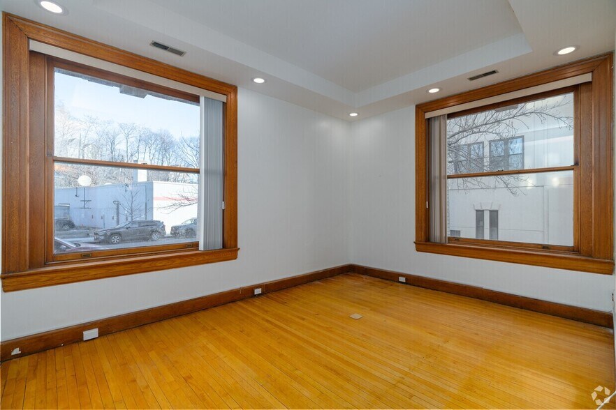 More Photos Of 92 High St, Medford Medical For Sale
