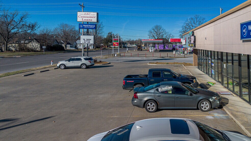 More Photos Of 1201 E 5th St, Metropolis Storefront Retail Office For Sale