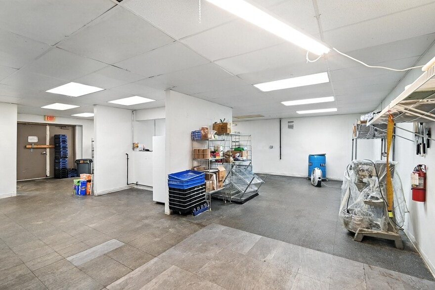 More Photos Of 325 E Center St, Bellevue Restaurant For Sale