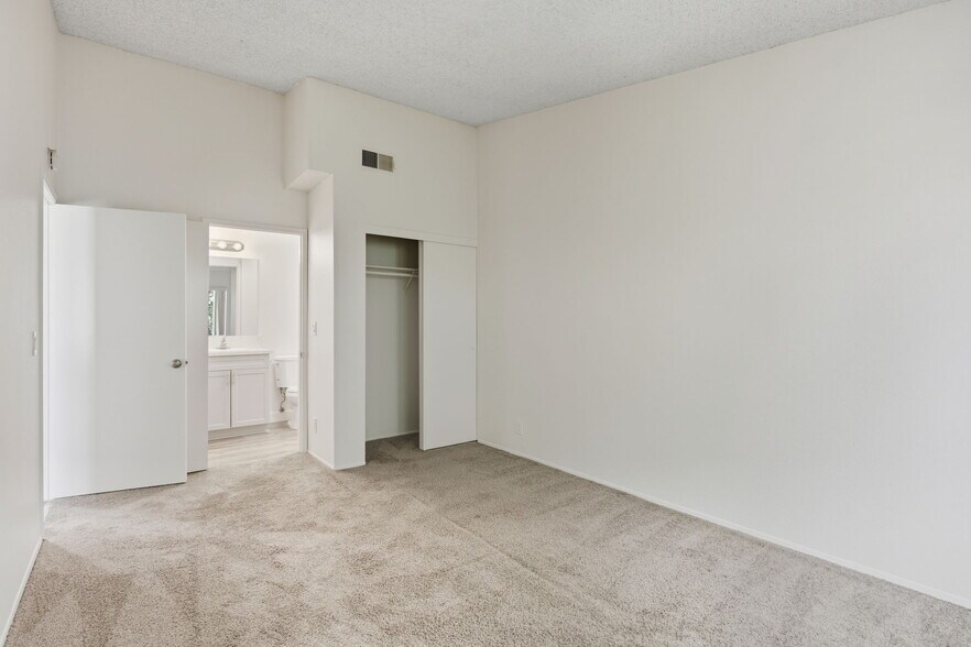 More Photos Of 4583-4585 36th St, San Diego Apartments For Sale