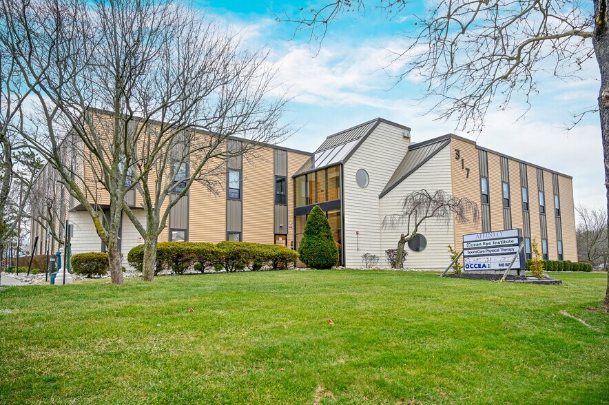 More Photos Of 317 Brick Blvd, Brick Office For Lease