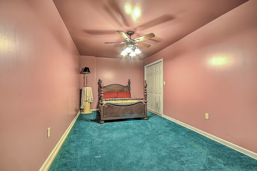 More Photos Of 19407 Bethel Rd, Abingdon Flex For Sale