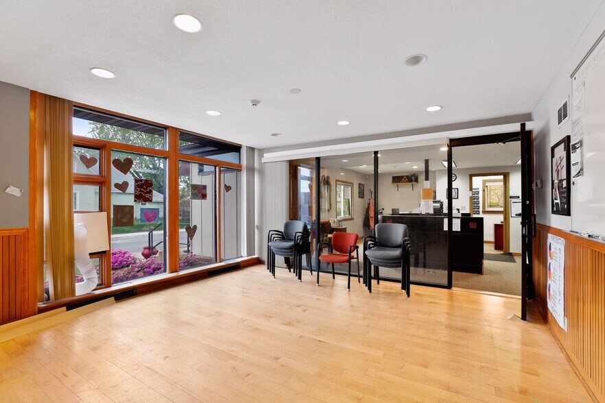 More Photos Of 800 N 42nd Ave, Minneapolis Medical For Lease