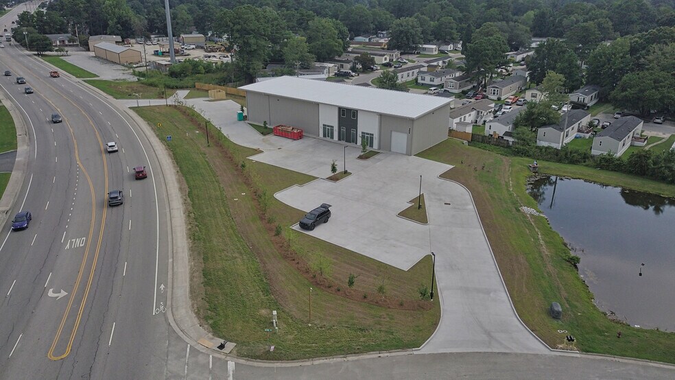 More Photos Of 405 Remi Trl, Summerville Industrial For Lease