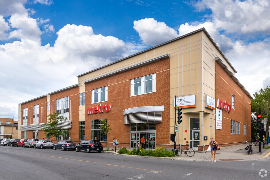 Primary Photo Of 1540-1550 Bélanger Rue, Montréal General Retail For Lease