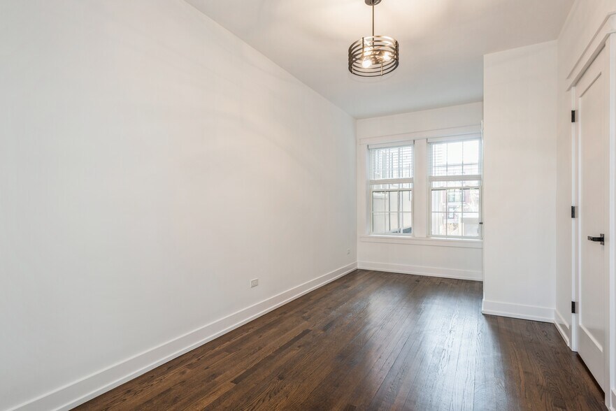 More Photos Of 1535 W Estes Ave, Chicago Multifamily For Sale