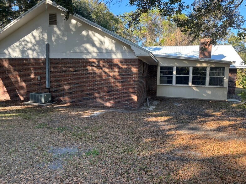 More Photos Of 4040 Waring Rd, Lakeland Office For Sale