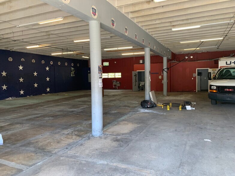 More Photos Of 1501 NW 1st Ct, Boca Raton Light Distribution For Lease