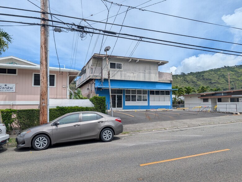 More Photos Of 1638 10th Ave, Honolulu Storefront Retail Office For Sale