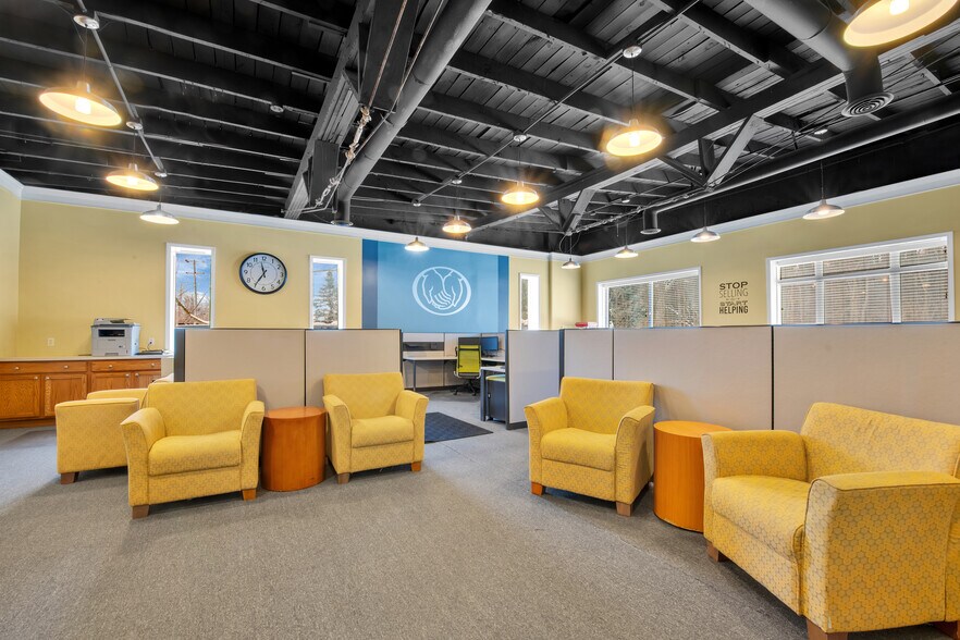 More Photos Of 3048 W Clarkston Rd, Lake Orion Office Residential For Sale