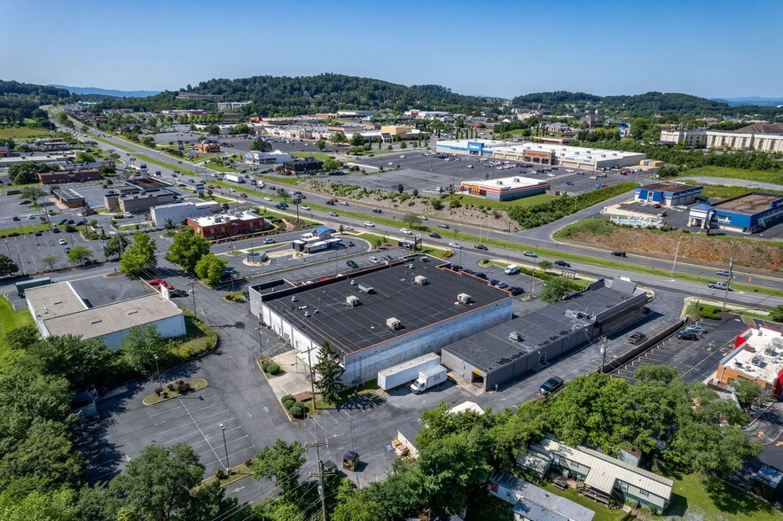More Photos Of 1740 E Market St, Harrisonburg Storefront Retail Office For Sale