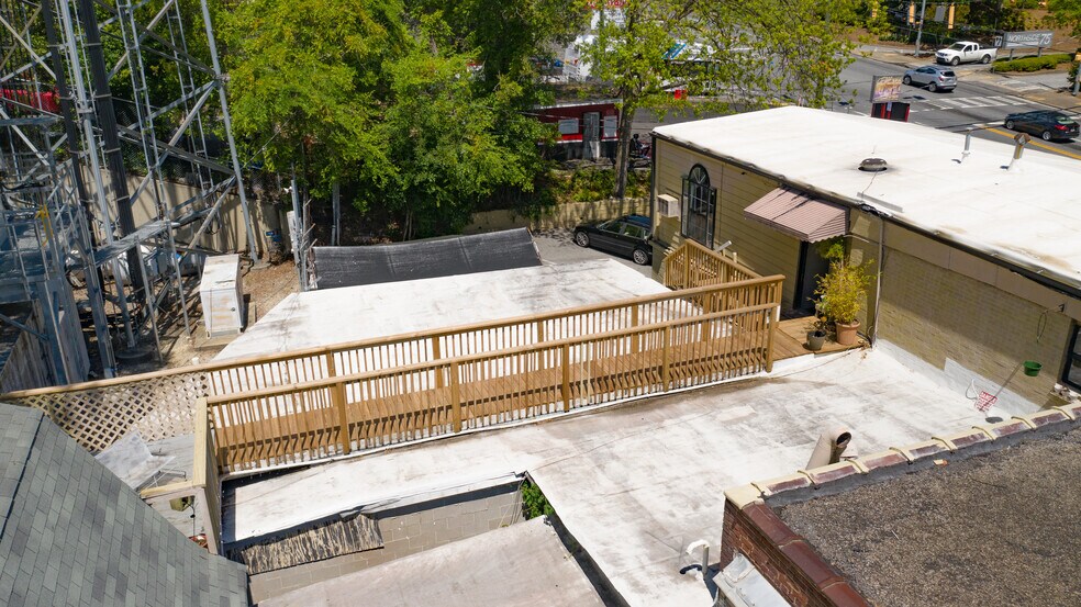 More Photos Of 1640 Northside Dr NW, Atlanta Storefront Retail Office For Sale