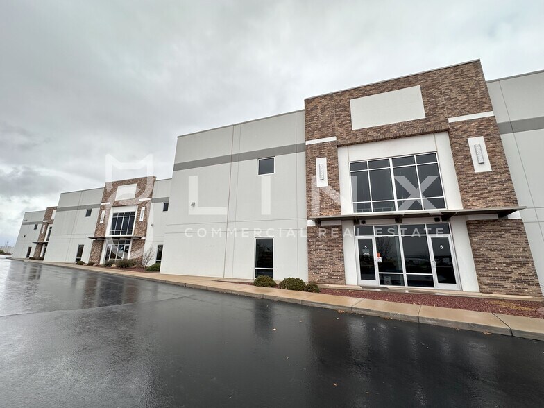 More Photos Of 4616 S Beehive Dr, St George Distribution For Lease