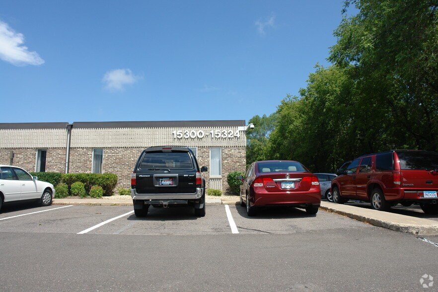 More Photos Of 15300-15324 Minnetonka Industrial Rd, Minnetonka Distribution For Lease