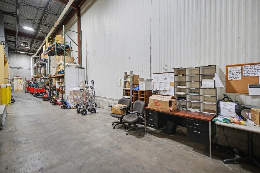 More Photos Of 10810 Withers Cove Park Dr, Charlotte Warehouse For Lease