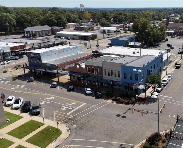 Primary Photo Of 135 S Court Sq, Ozark Warehouse For Sale