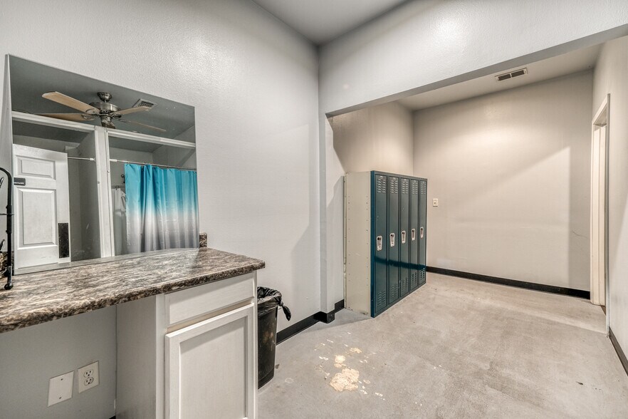 More Photos Of 301 Center Court Dr, Bridgeport Warehouse For Sale