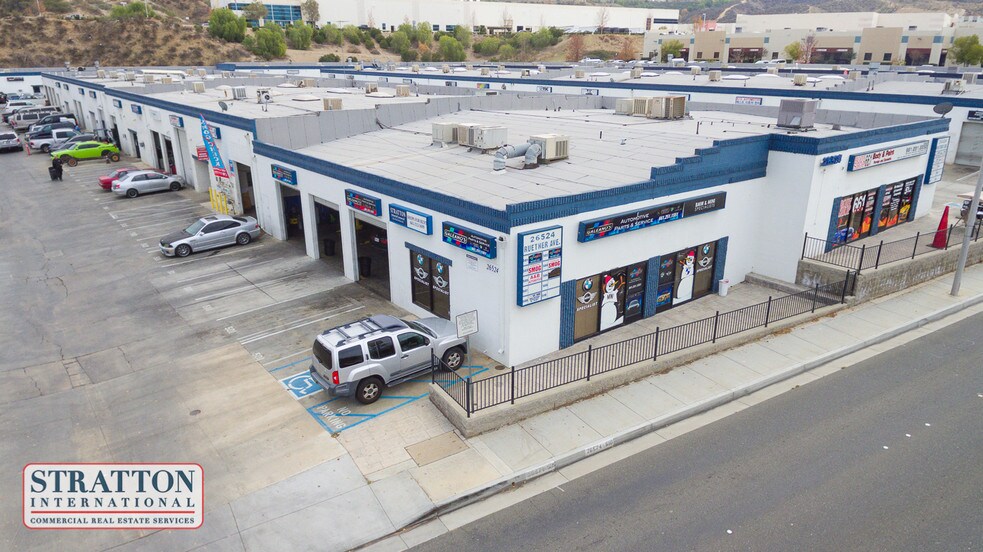 More Photos Of 26524 Ruether Ave, Santa Clarita Warehouse For Lease