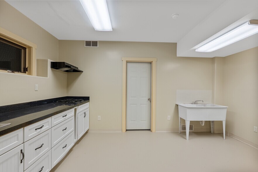 More Photos Of 243 Ridgeline Dr, Brevard Specialty For Sale