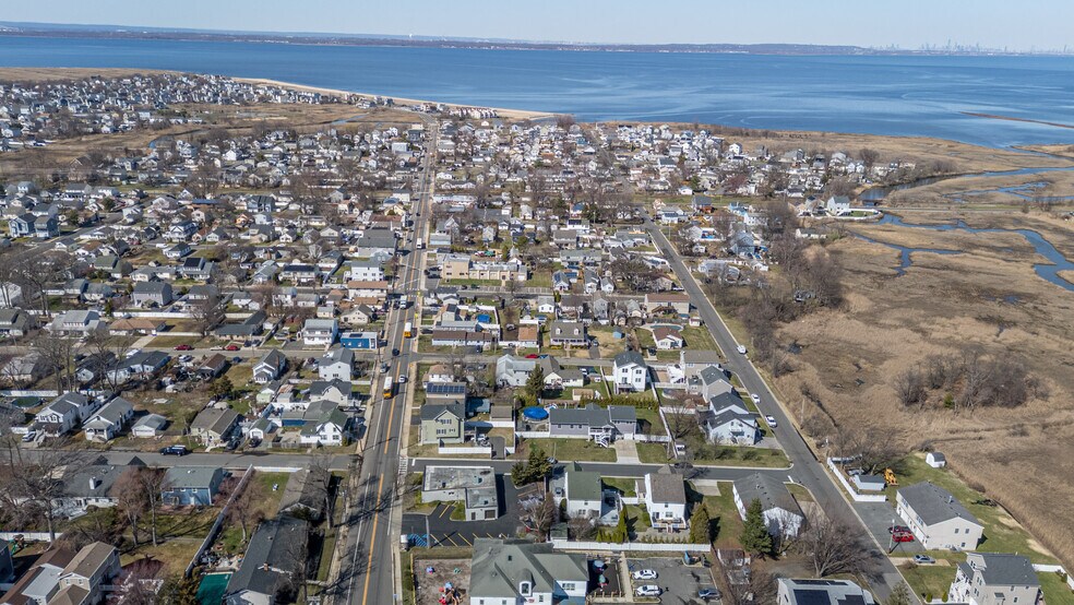 More Photos Of 1400 Union Ave, Union Beach Office For Sale