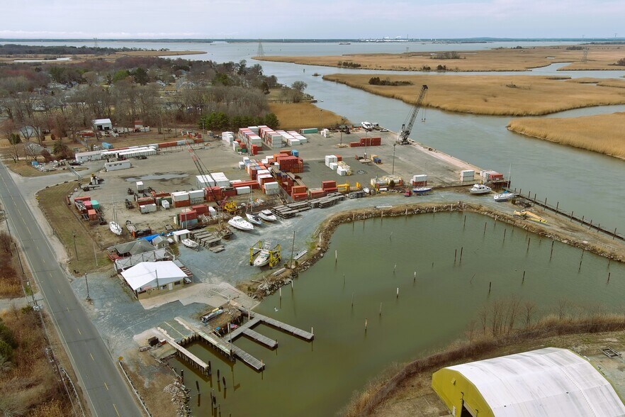 More Photos Of 108 Tilbury Rd, Salem Marina For Sale