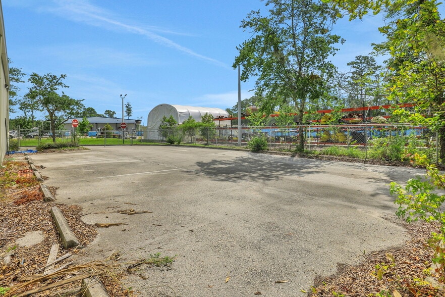 More Photos Of 201 Pickettville Rd, Jacksonville Warehouse For Lease