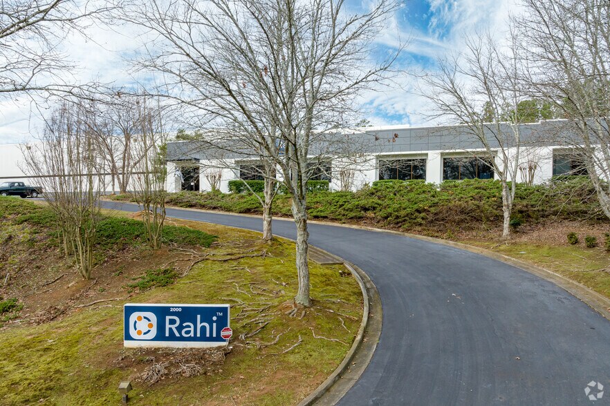 More Photos Of 2000 Northfield Ct, Roswell Distribution For Lease