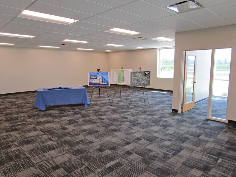 More Photos Of 8719 Mississippi St, Merrillville Distribution For Sale