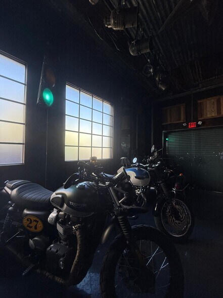 More Photos Of 310 NW 71st St, Miami Warehouse For Sale