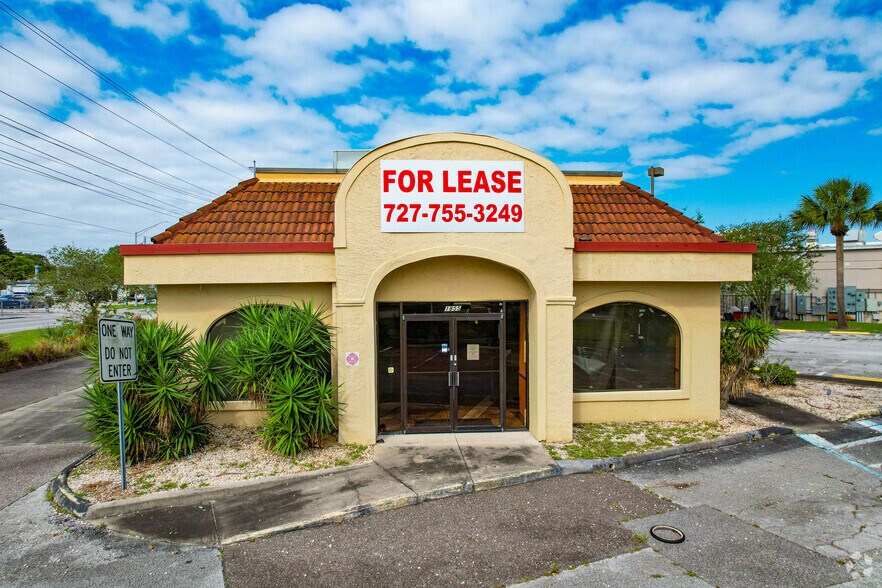 More Photos Of 1855 E Memorial Blvd, Lakeland Fast Food For Sale