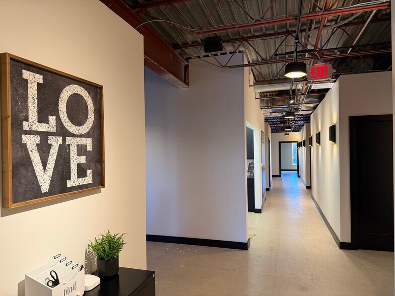 More Photos Of 3003 W College Ave, Appleton Office For Lease