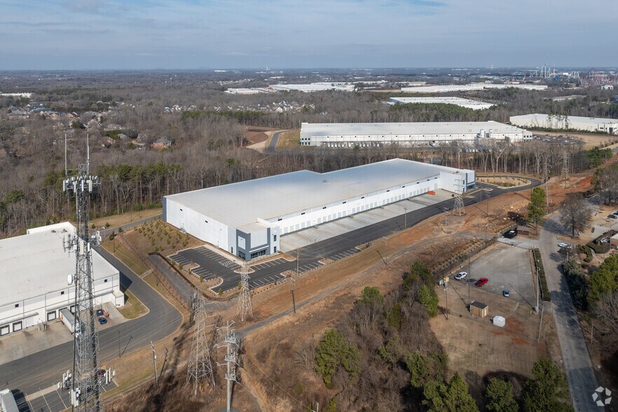 More Photos Of 517 Kings Ridge Dr, Fort Mill Distribution For Lease