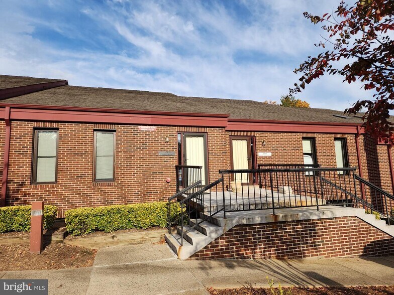 More Photos Of 2555-2575 Chain Bridge Rd, Vienna Medical For Sale