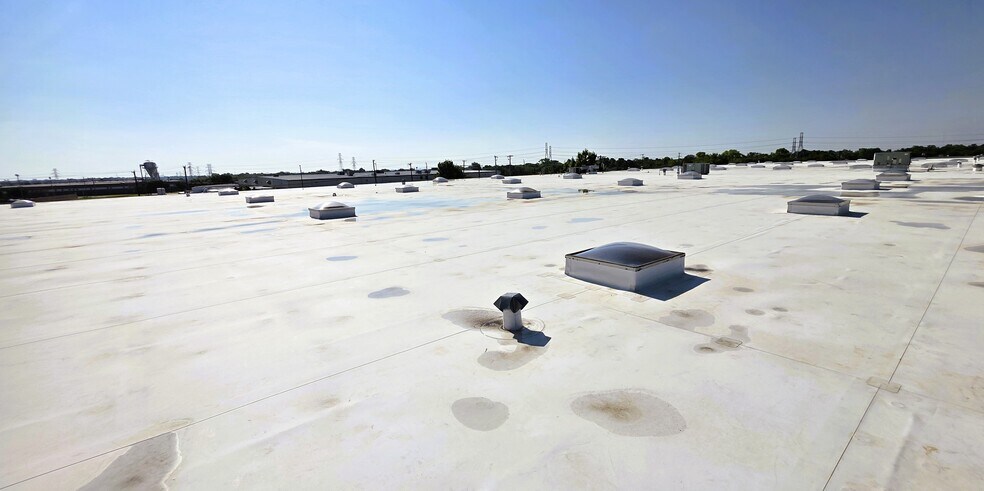 More Photos Of 4233 Janada St, Haltom City Warehouse For Lease