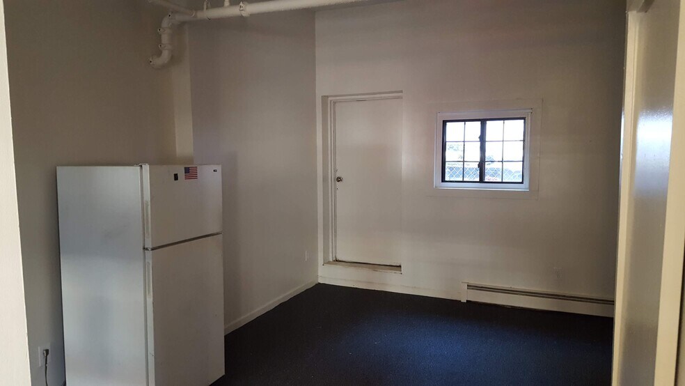More Photos Of 666-668 Main St, Middletown Apartments For Sale