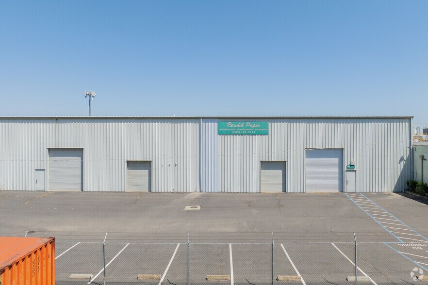 More Photos Of 136 Flamingo Dr, Modesto Warehouse For Sale